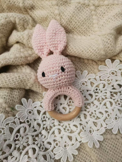Sonaglio neonato in legno e cotone all’uncinetto – Animali handmade