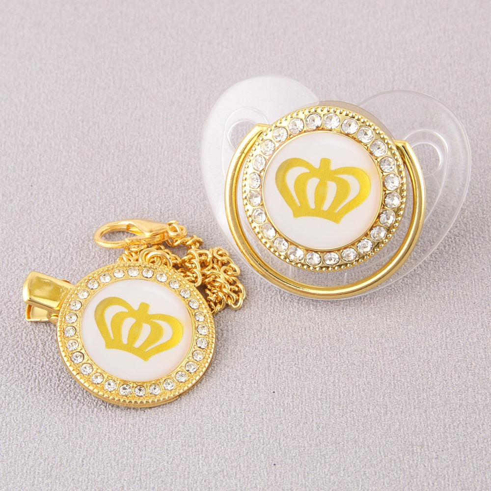 Set Ciuccio con Catenella e Copri-Polvere – Decorato con Corona e Cristalli (6-12 mesi)