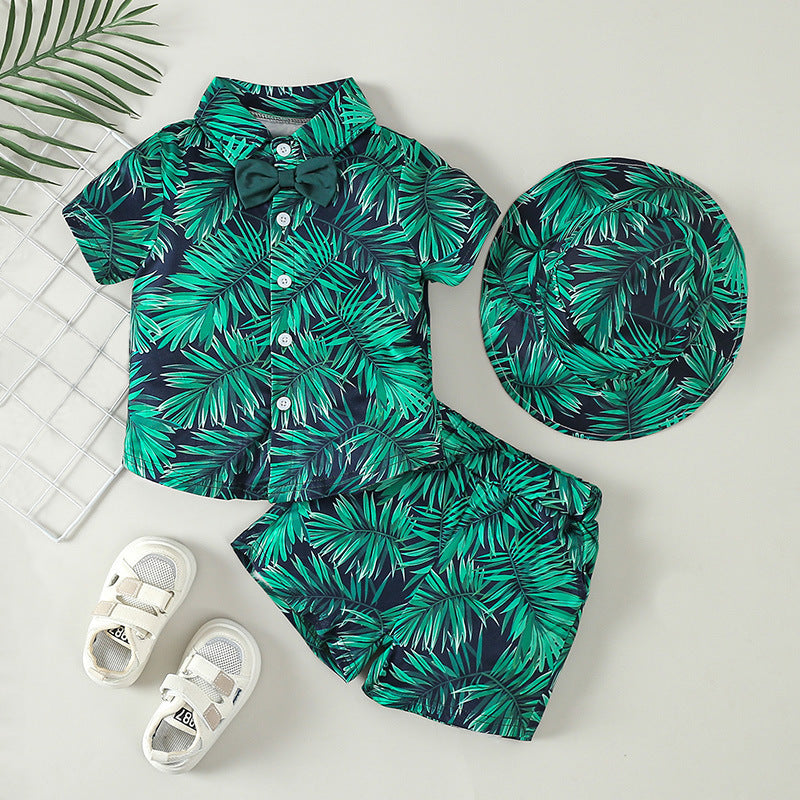 Completo Estivo Bambino 3 Pezzi – Camicia Foglie Tropicali + Shorts + Cappello
