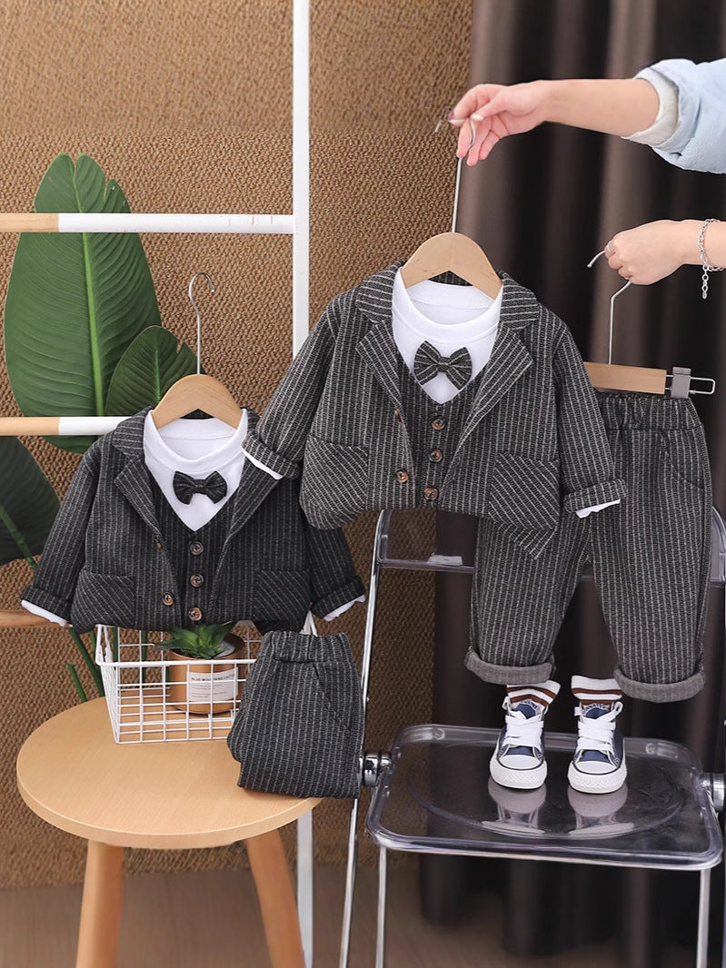 Completo elegante bimbo 3 pezzi  Giacca, Pantalone e Maglietta con Papillon