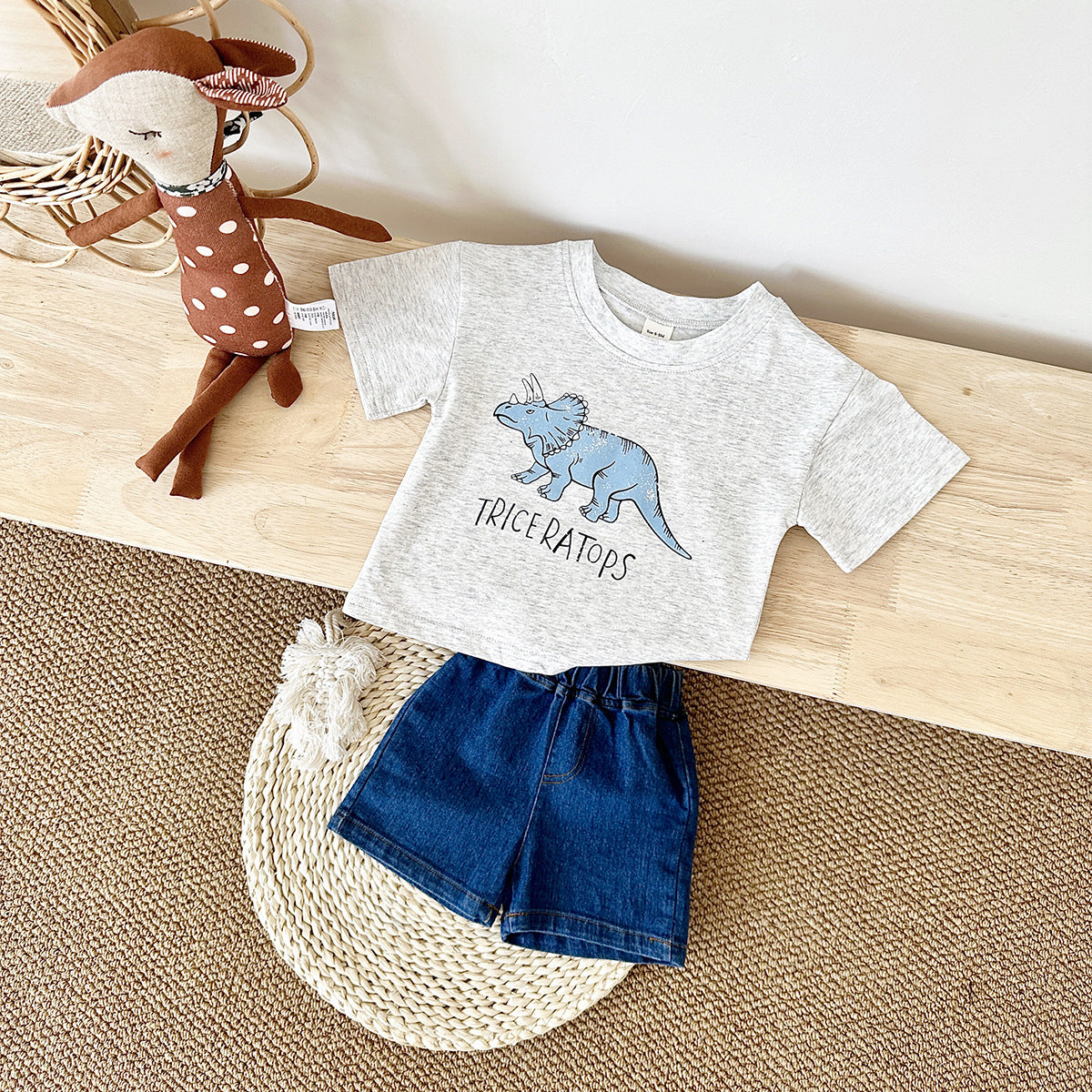 Completo Estivo Bambino “Triceratops Blu” T-Shirt Grigia + Shorts in Denim
