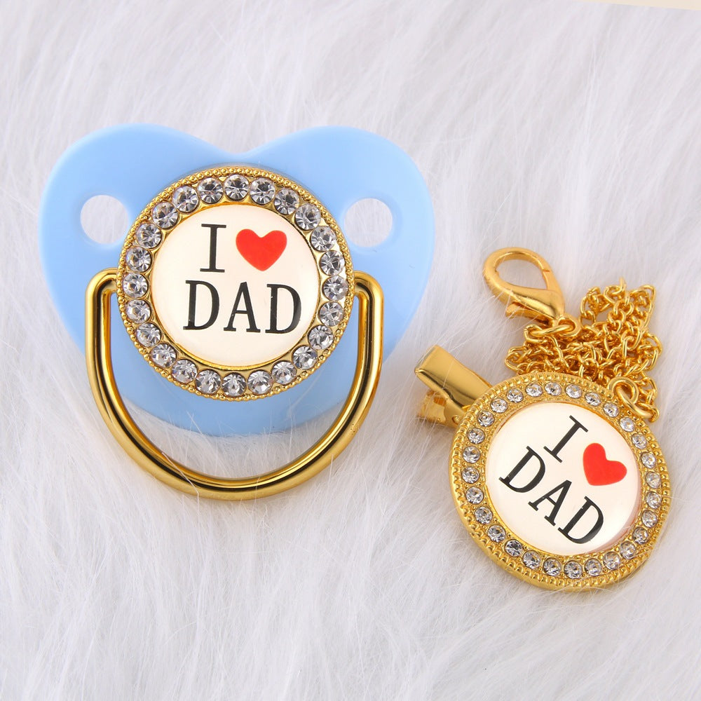 Set Ciuccio 6-12 mesi  con catenella "I ❤️ Dad" – Vari colori