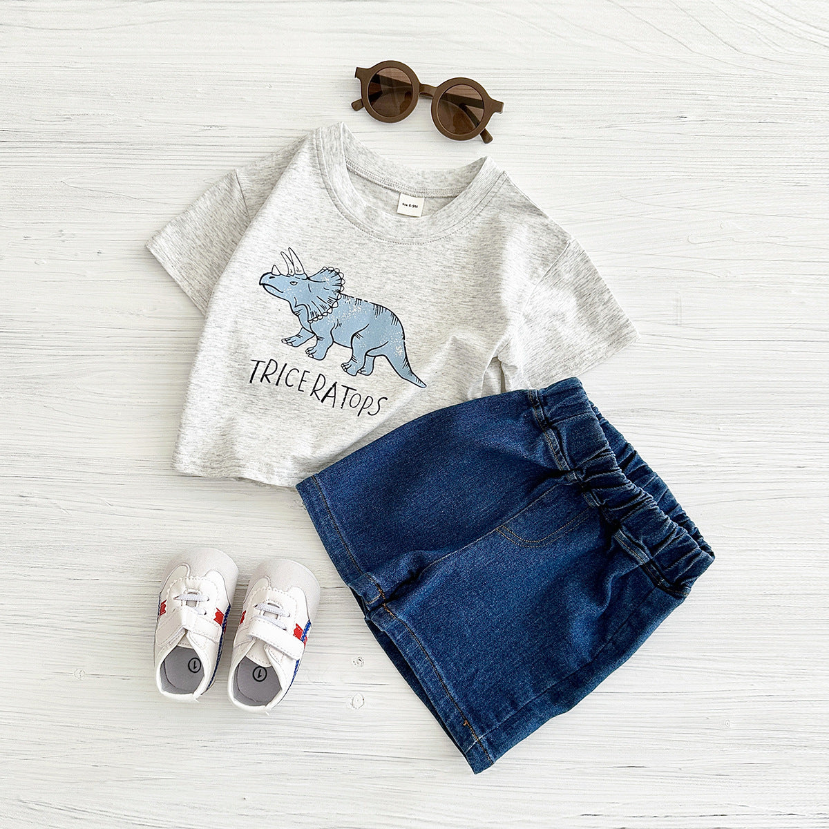 Completo Estivo Bambino “Triceratops Blu” T-Shirt Grigia + Shorts in Denim