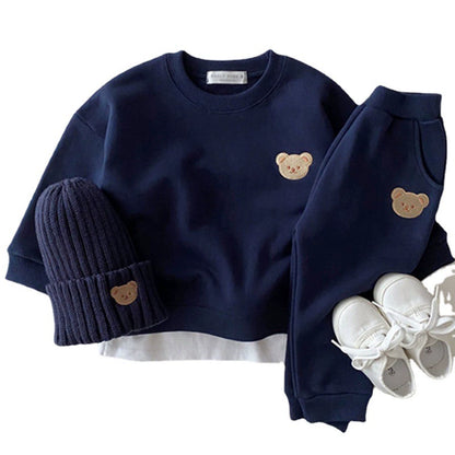 Completo Felpato Bimbo con Ricamo Orsetto – 2 Pezzi