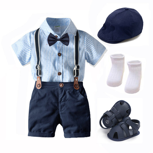 Completo elegante bimbo con camicia, pantaloncini, papillon e accessori