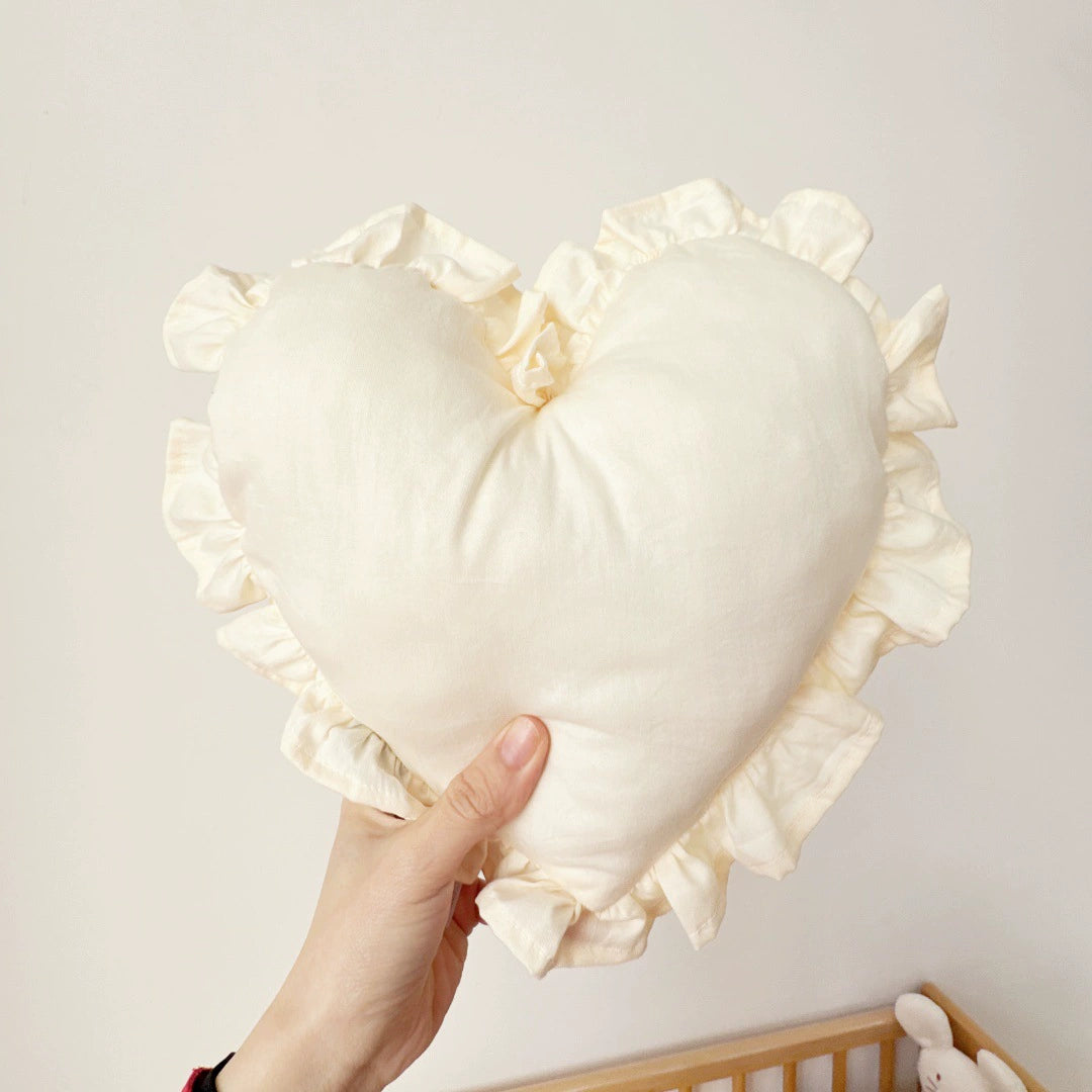 Cuscino Decorativo a Forma di Cuore con Volant