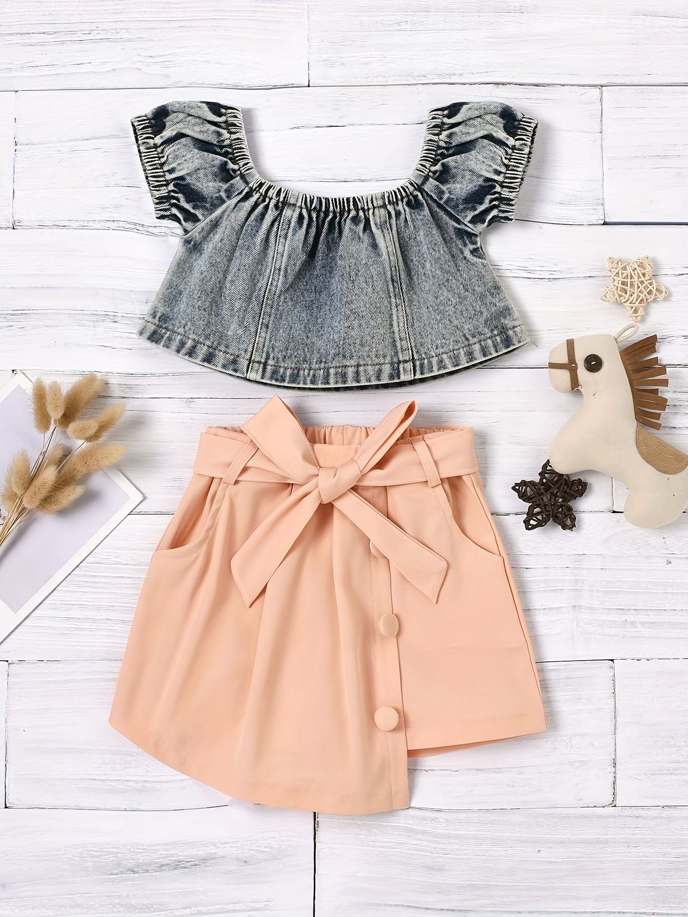 Completo estivo bimba con top in jeans e gonnellina salmone