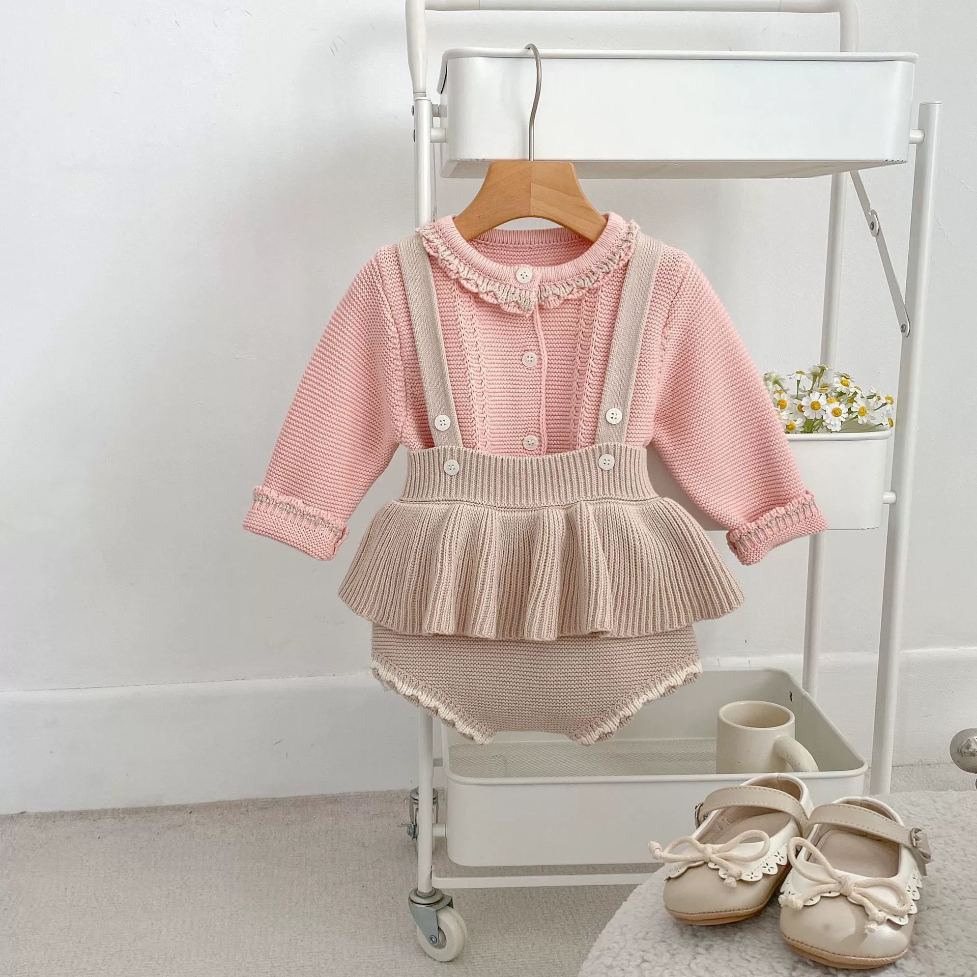 Coordinato Maglia Rosa & Gonna-Salopette Beige – Inverno