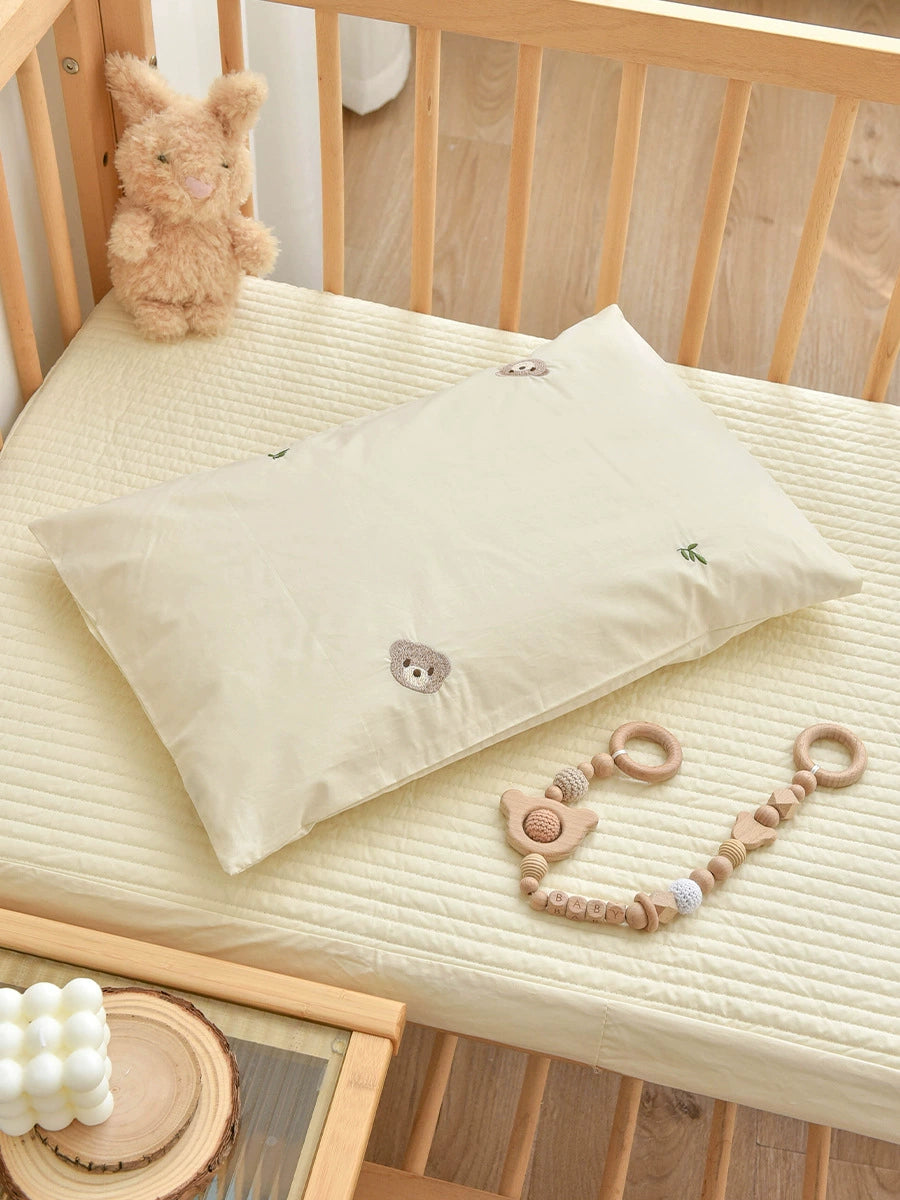 Cuscino Neonato 25×40 cm in Cotone con federa – Ricamo Orsetto