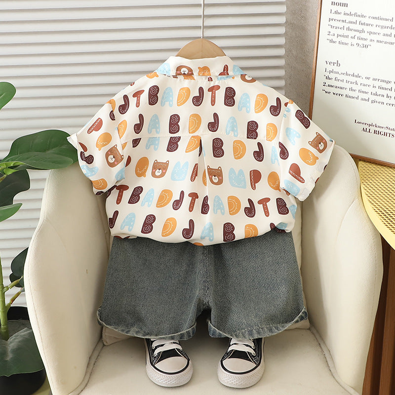 Completo Estivo Bimbo 3 Pezzi: Camicia Fantasia + T-Shirt + Shorts in Jeans