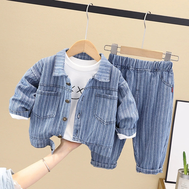 Completo bimbo in denim con t-shirt e smile