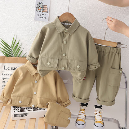 Completo Bambino Minimalista con Camicia e Pantaloni Cargo