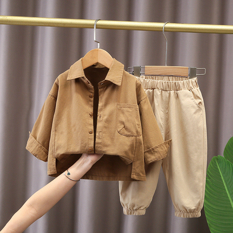 Completo Casual per Bambini  Camicia, Maglietta a Righe e Pantaloni