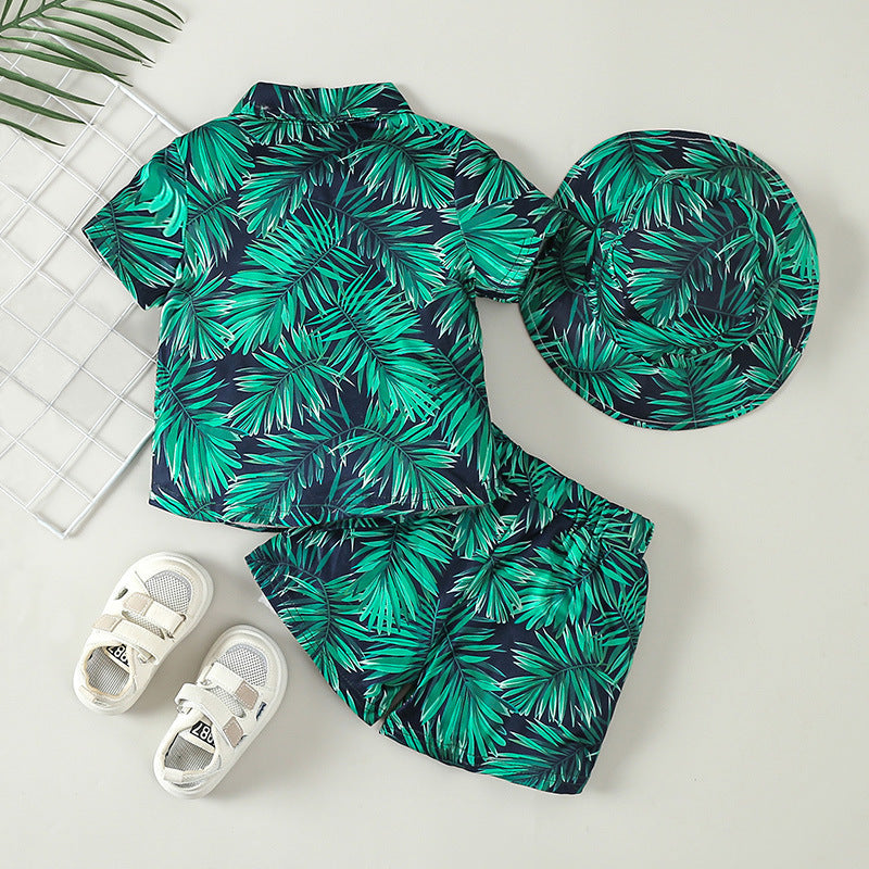 Completo Estivo Bambino 3 Pezzi – Camicia Foglie Tropicali + Shorts + Cappello