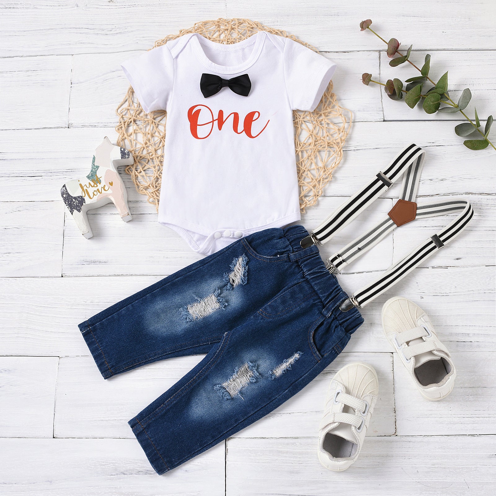 Completo Primo Compleanno Bambino con Body, Jeans e Bretelle