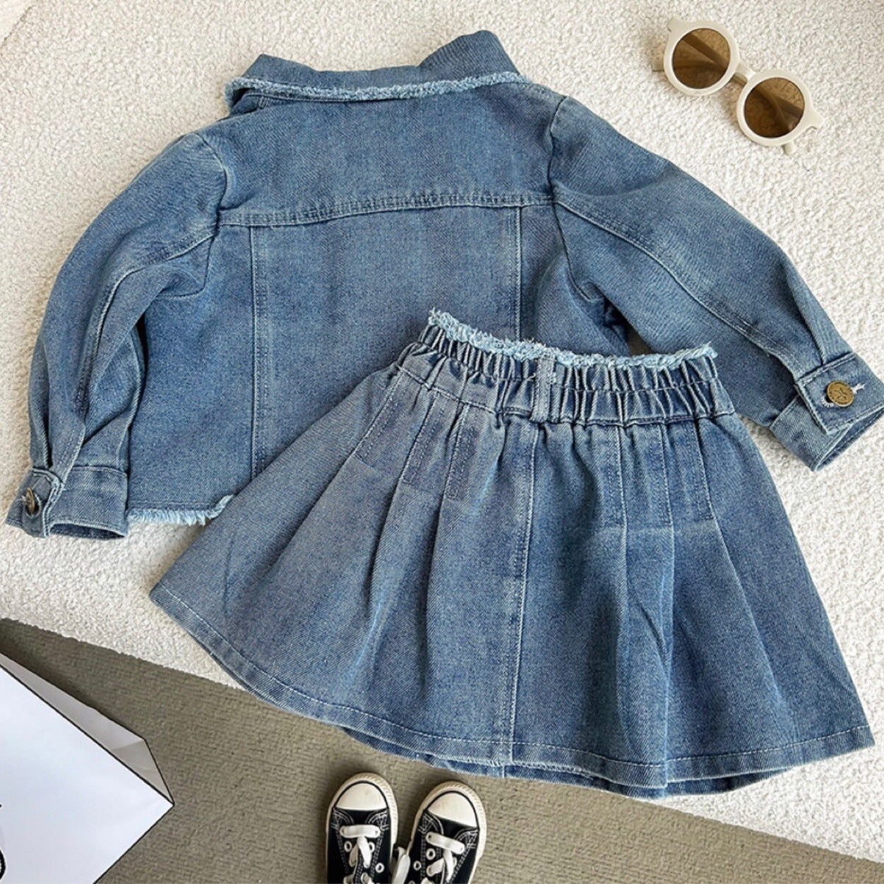 Set Bambina in Jeans 2 Pezzi – Giacca e Gonna con Dettagli Sfilacciati