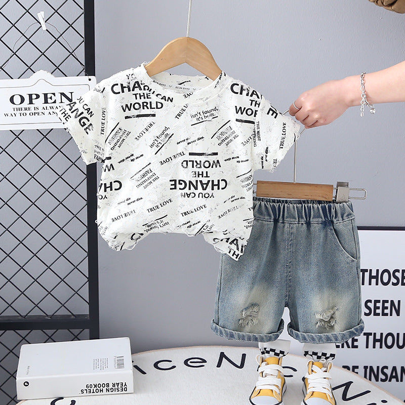 Completo Estivo Bambino – Maglietta Slogan & Shorts Jeans