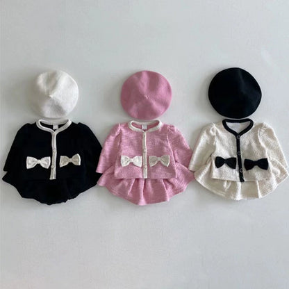 Completo Elegante Bimba – 2 Pezzi con Fiocchi e Basco