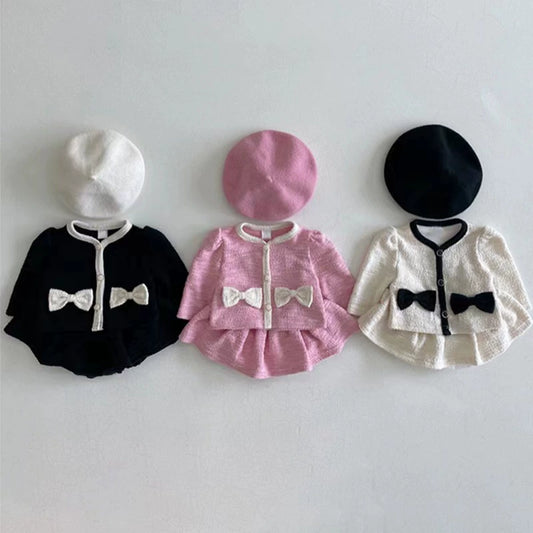 Completo Elegante Bimba – 2 Pezzi con Fiocchi e Basco
