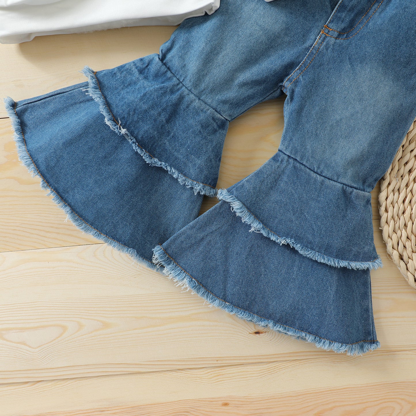 Completo Bambina Elegante - Maglia con Nodo e Pantaloni a Zampa in Denim