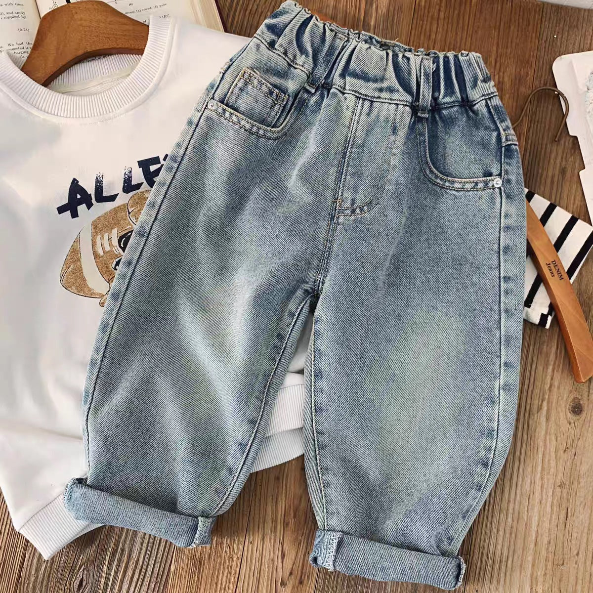 Jeans Bambino con Ricami Cartoon e Scritta