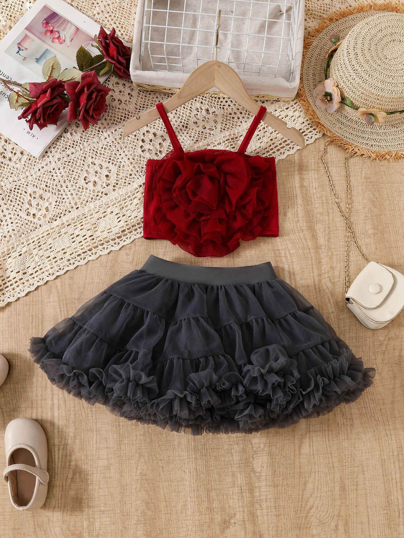 Completo bambina con top rosso a fiore e gonnellina in tulle grigio antracite