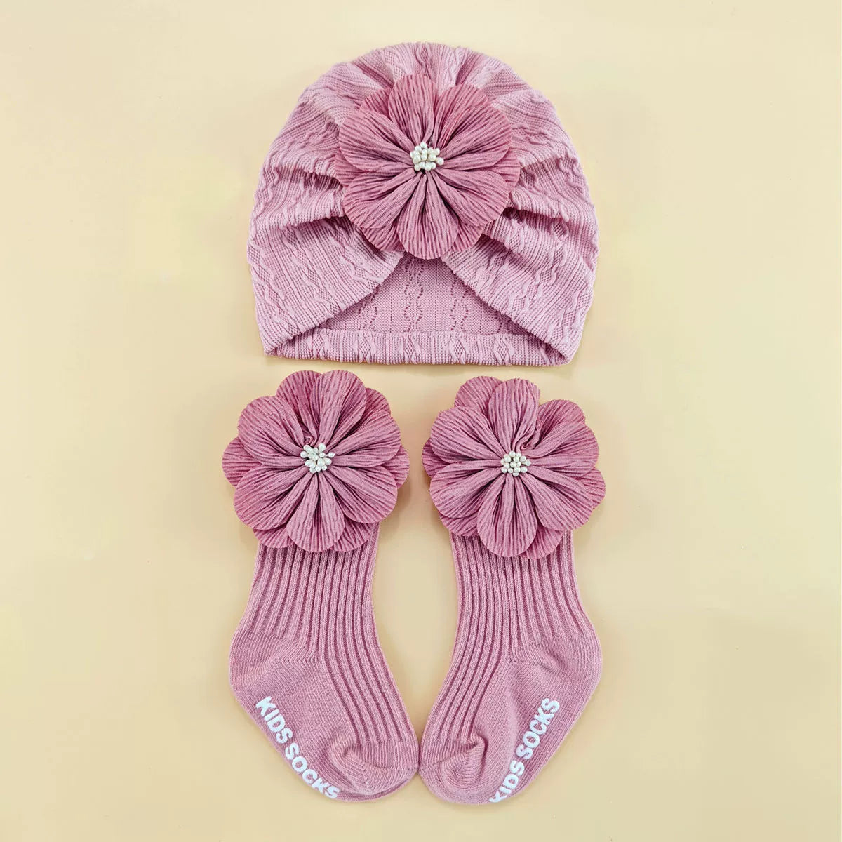 Set Cappellino + Calzini Fiore Perline (0-6 mesi)