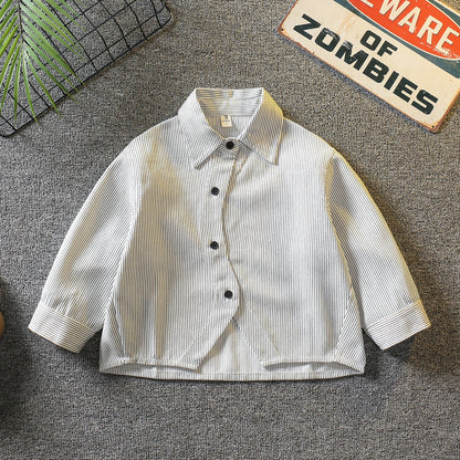 Set 3 pezzi bambino – Camicia a righe, gilet in ecopelle e jeans cargo neri