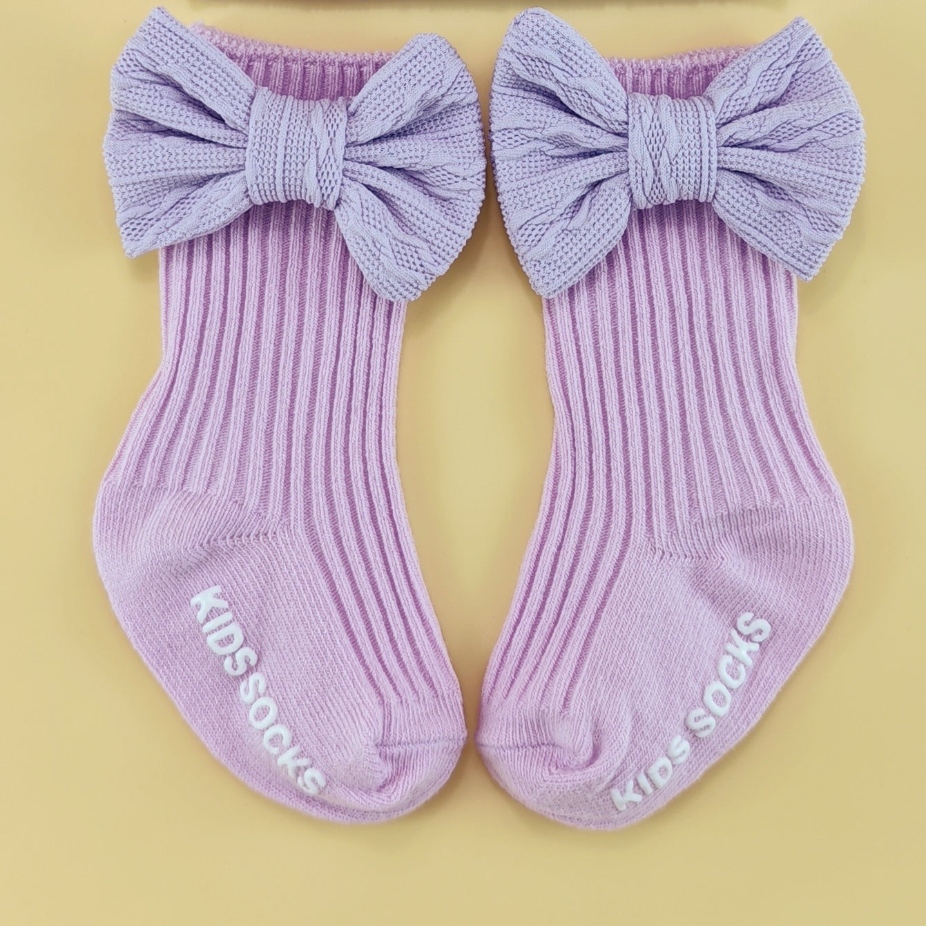 Set Cappellino Turbante + Calzini con Fiocco – Neonato