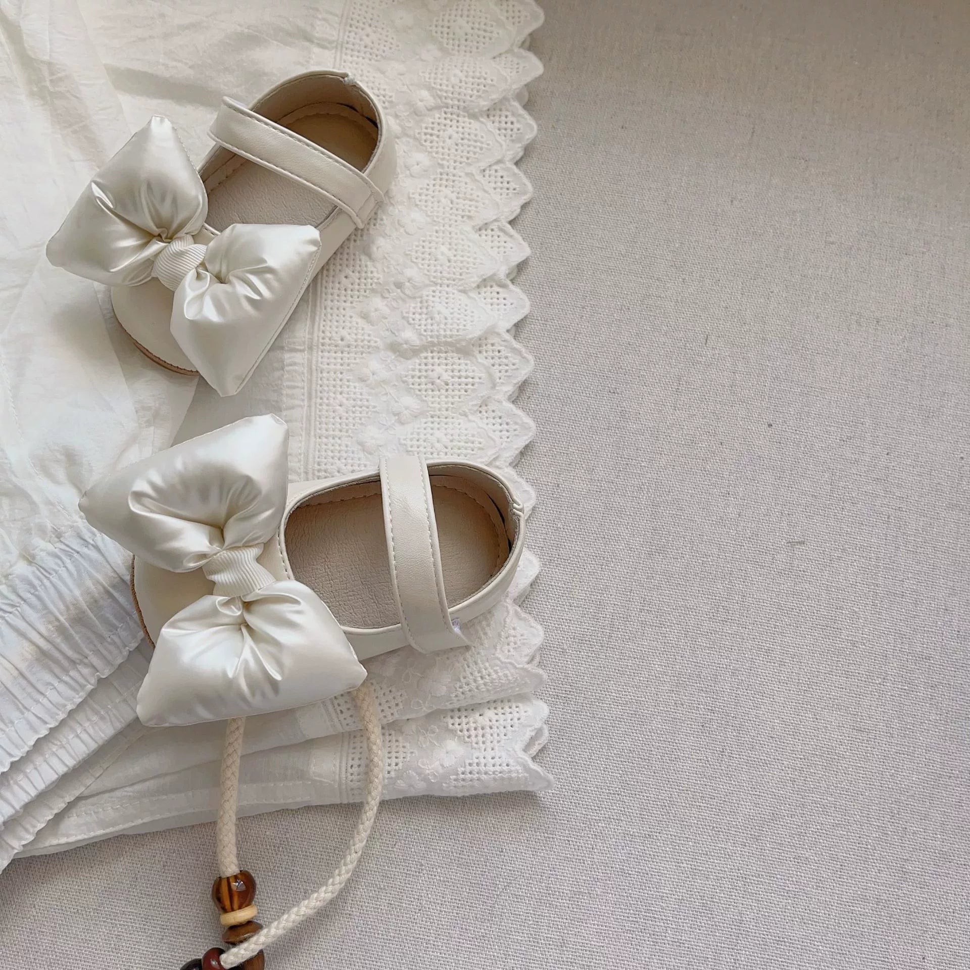 Scarpine Neonata con Maxi Fiocco – Suola Antiscivolo Elegante