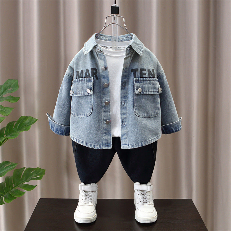 Completo Casual Bambino – Giacca Jeans, T-Shirt e Pantaloni Neri