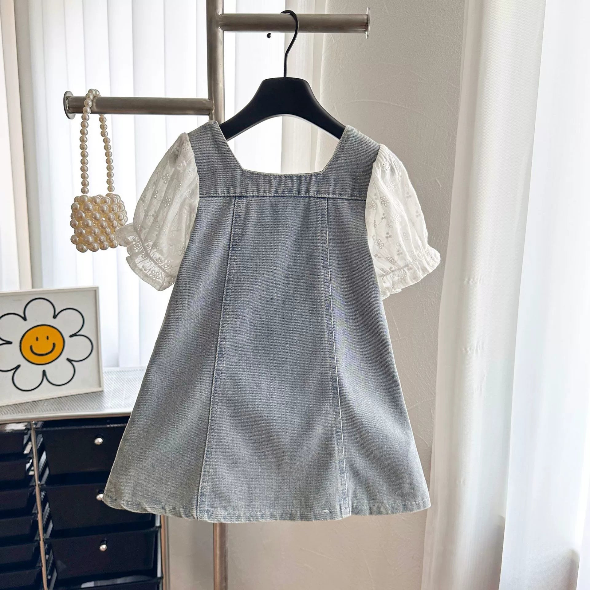 Vestito Bambina in Denim con Maniche in Pizzo
