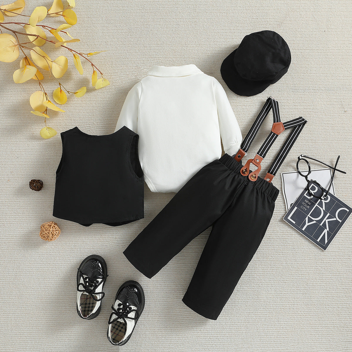 Completo Elegante Bambino 5 Pezzi  Body, Gilet, Pantaloni, Bretelle e Cappello