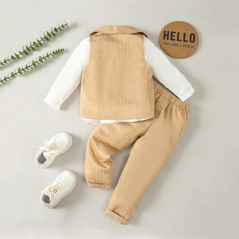 Completo Elegante Bambino   3 Pezzi con Gilet a Righe e Papillon