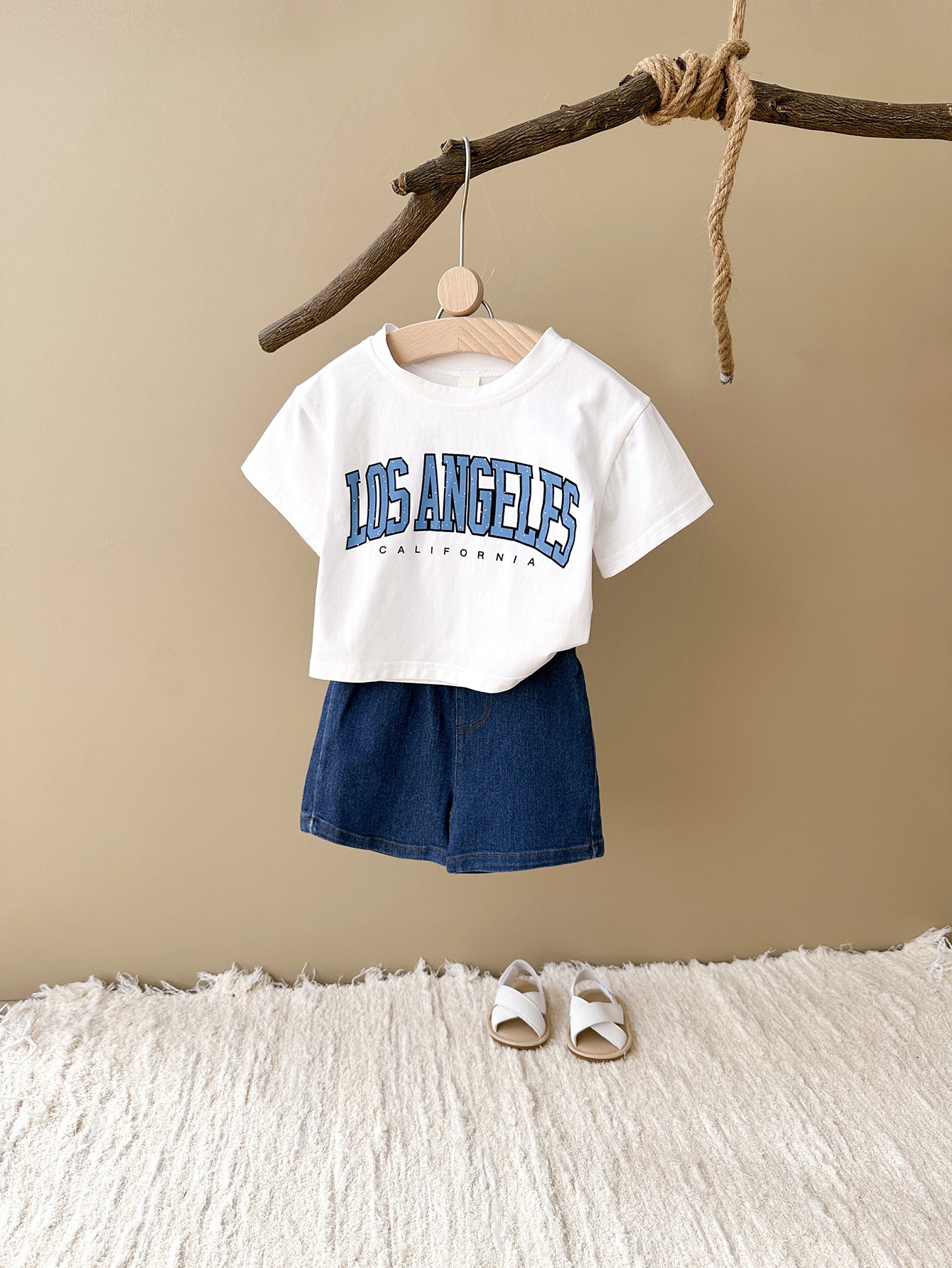 Completo Estivo Bambino “Los Angeles”  T-Shirt Stampa   + Shorts in Denim