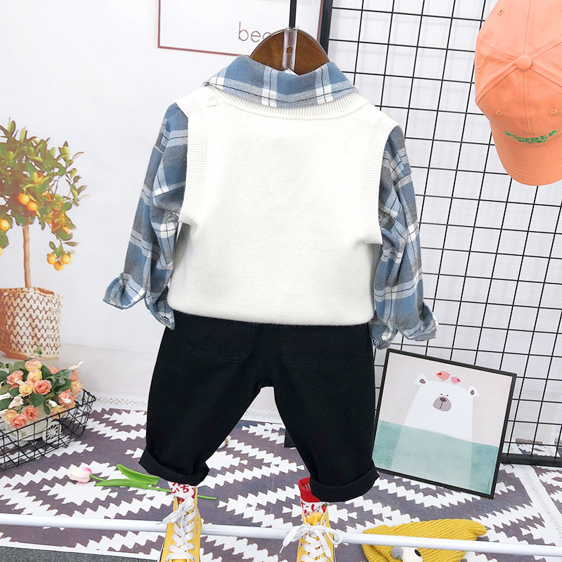 Completo Elegante Bimbo 3 Pezzi – Camicia a Quadri, Gilet Bianco e Pantaloni Neri