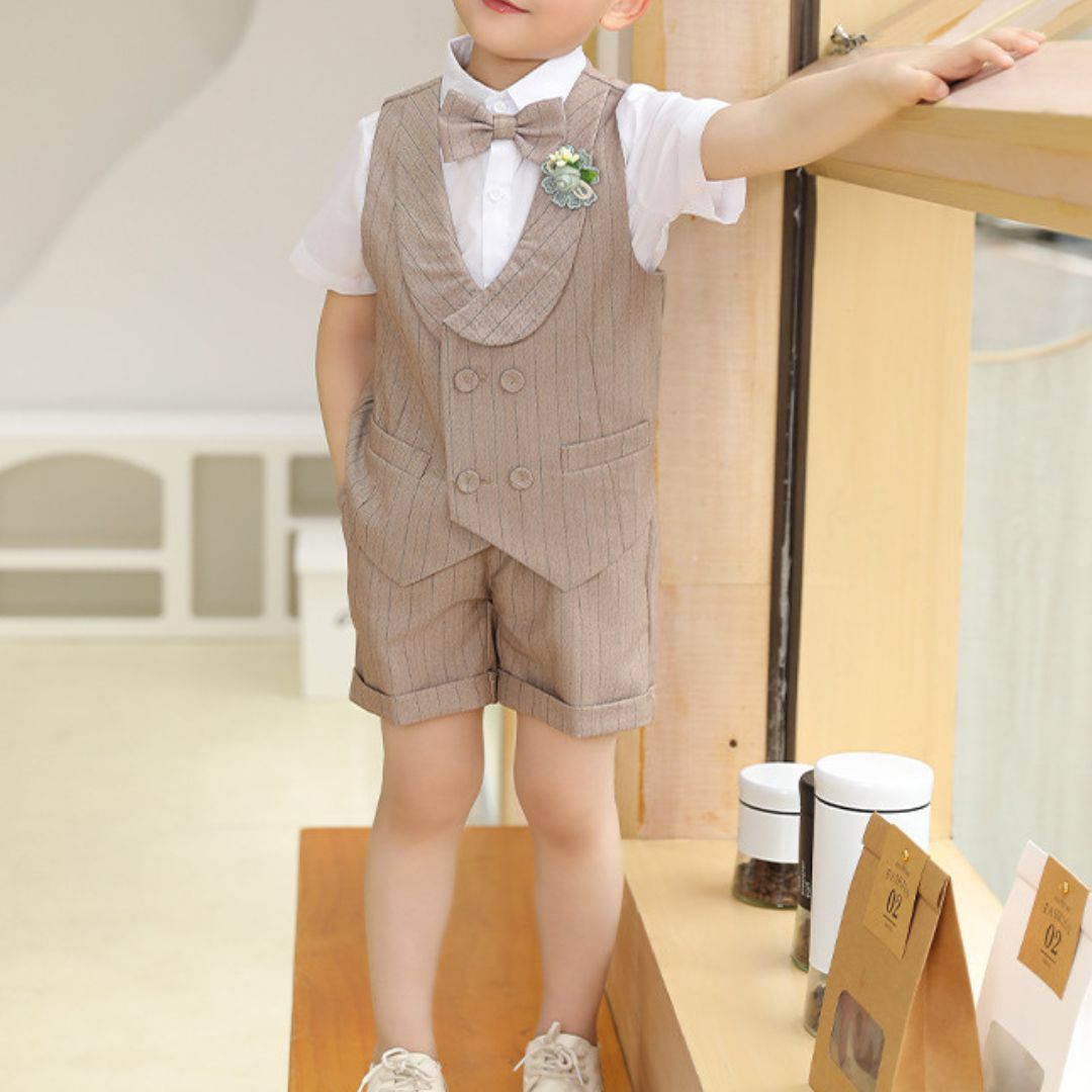 Completo Estivo Elegante Bambino 3 Pezzi  Gilet, Shorts e Papillon