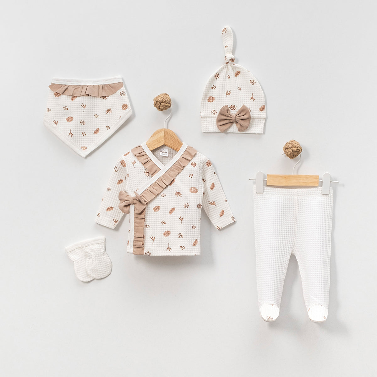 Set Neonata/ Bimba 5 Pezzi in Cotone bianco