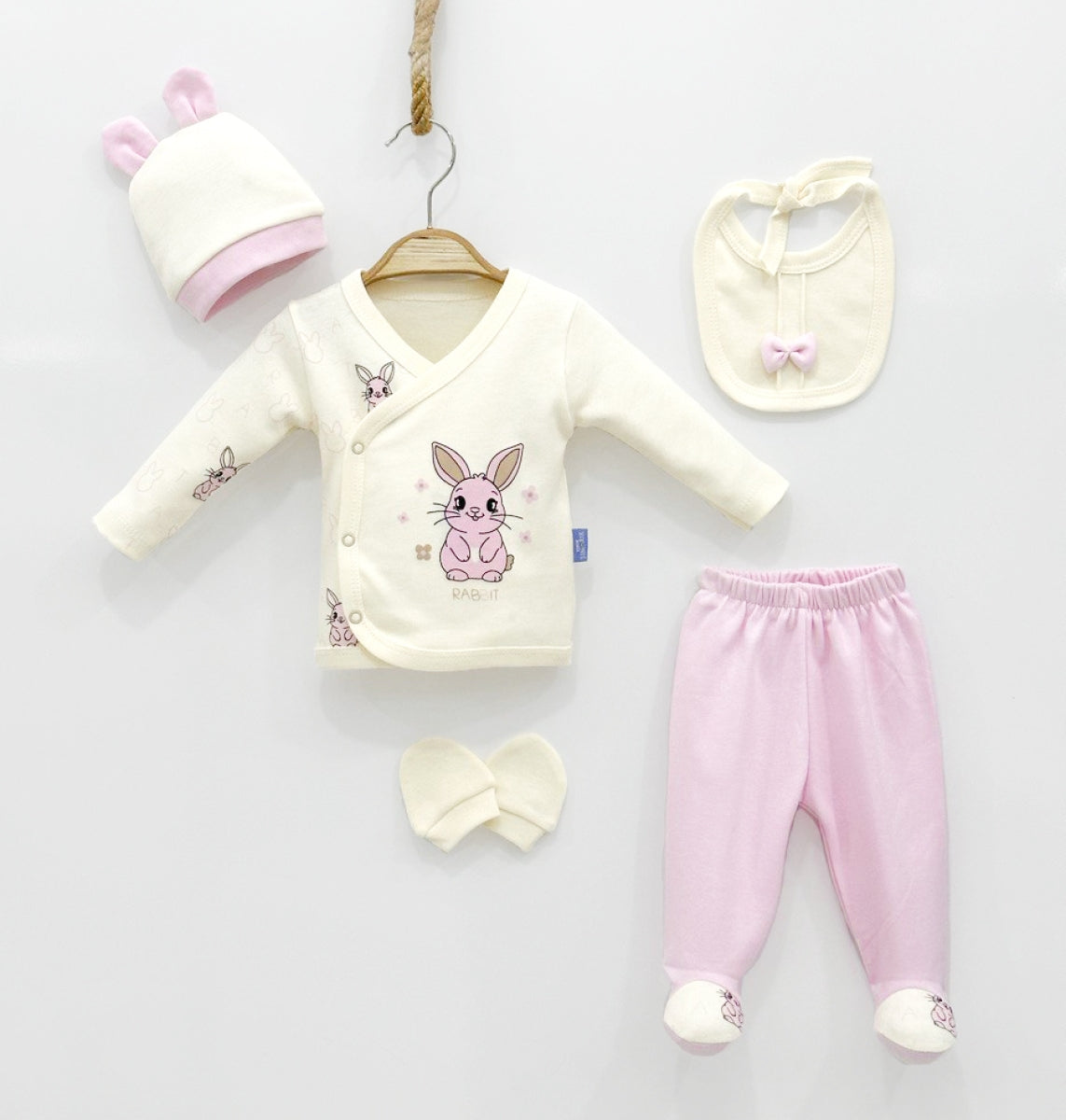 Set Neonato 5 Pezzi “Coniglietto Rosa”  Cotone Morbido per le Prime Coccole