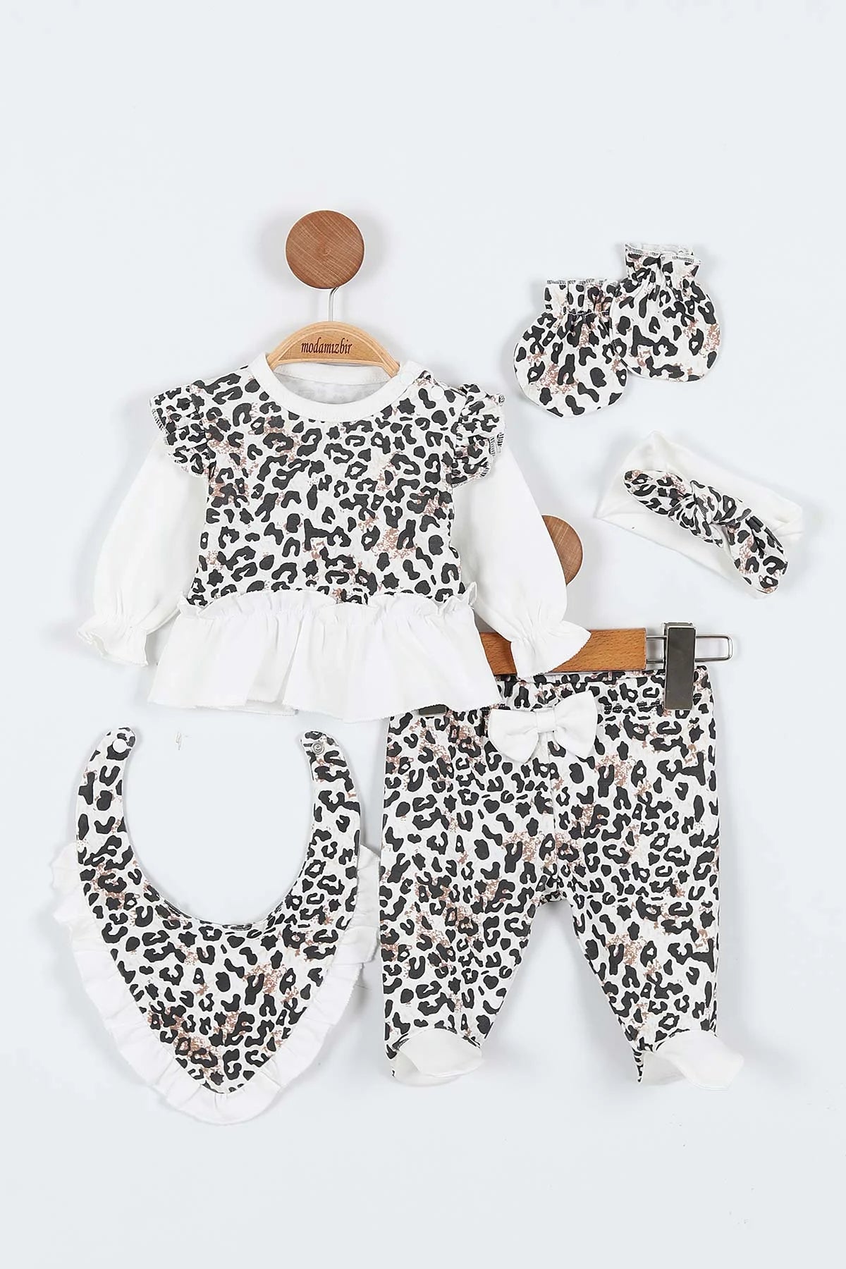 Set 5 Neonata/ Bimba pezzi leopardato bianco  0-3 mesi in cotone