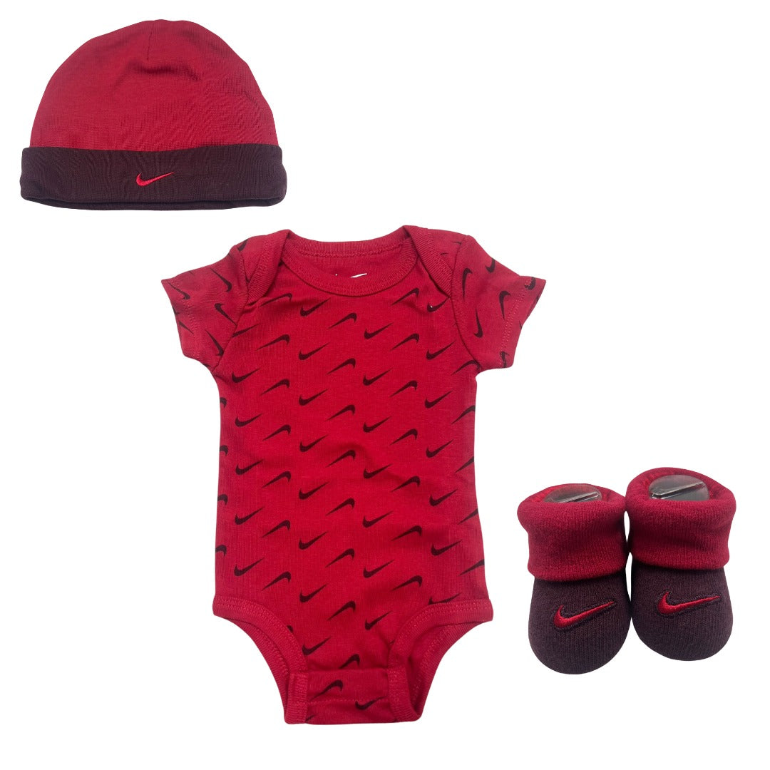 Conjunto nike unisex 3 piezas 0-6 meses