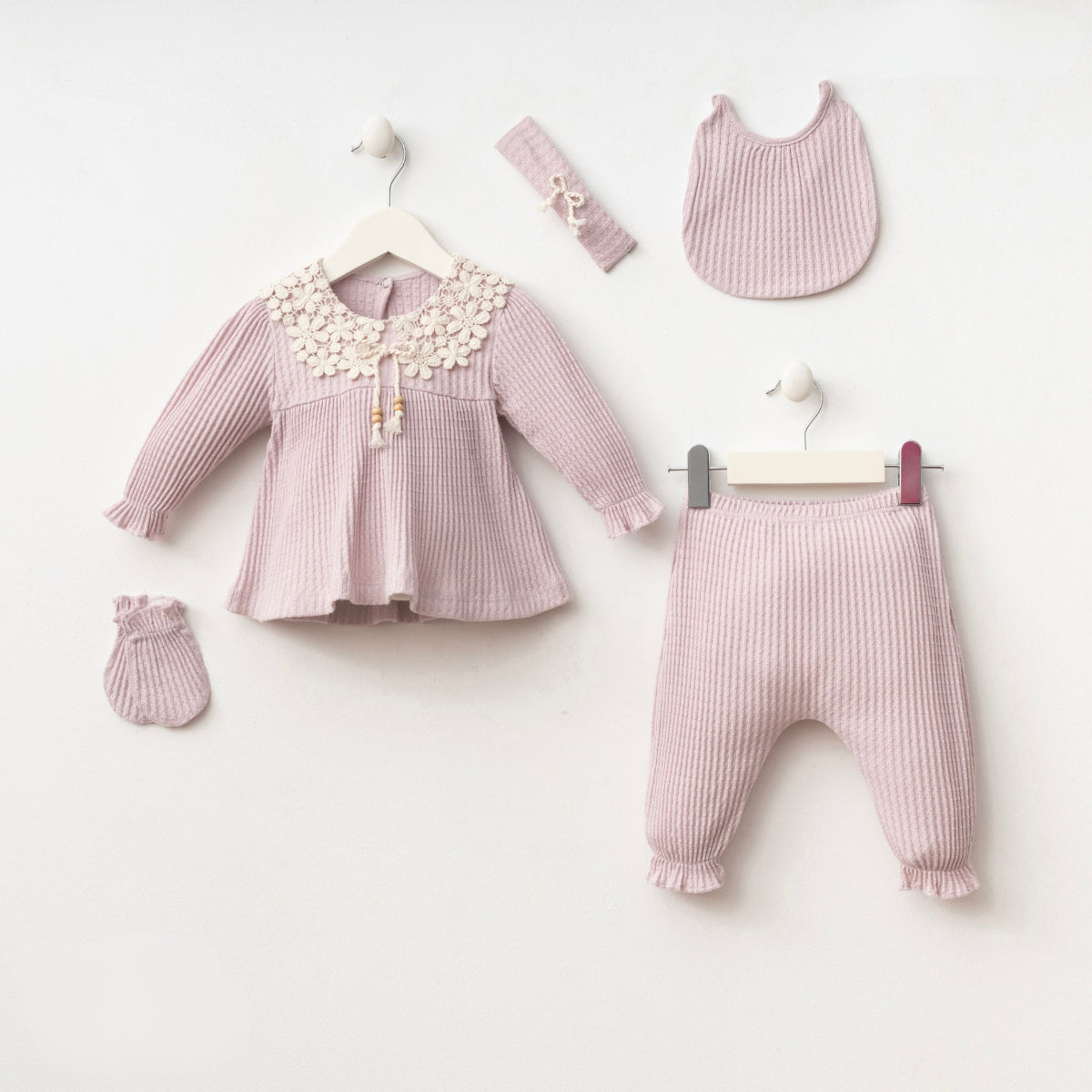 Set Neonata  5 Pezzi in Maglia  Rosa Cipria con Colletto in Pizzo