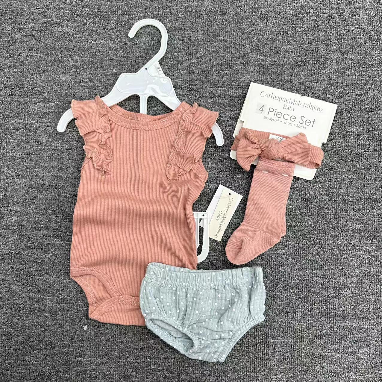 Set 4 Pezzi Neonata Body Rosa Antico, Bloomers, Calze e Fascia
