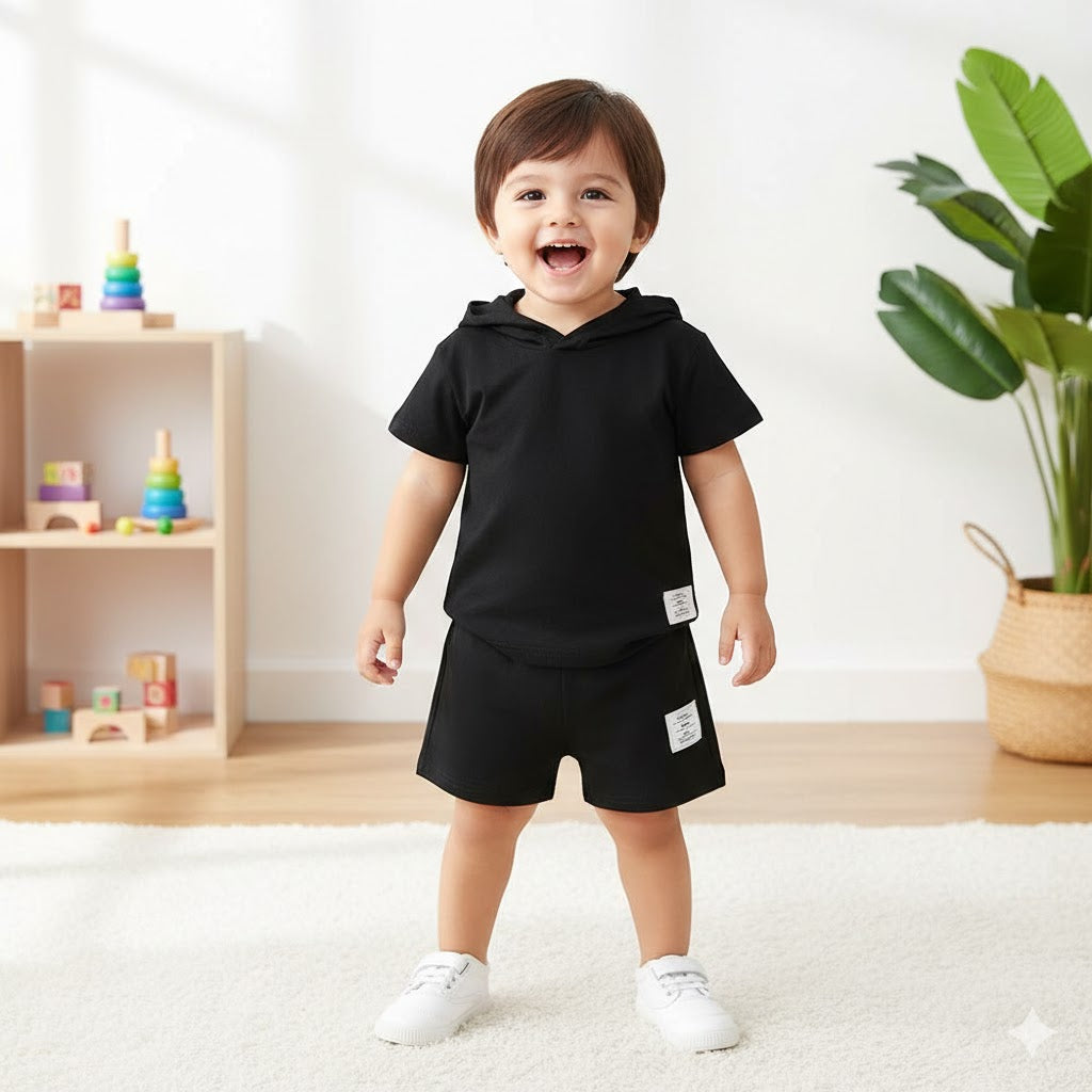 Completo Estivo Bimbo "Urban Black"  T-shirt con Cappuccio e Shorts